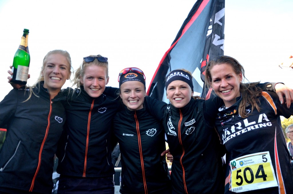 The Järla women's team celebrated their second place in Tiomila this spring. Photo: Axel Mattsson / Järla Orientering.