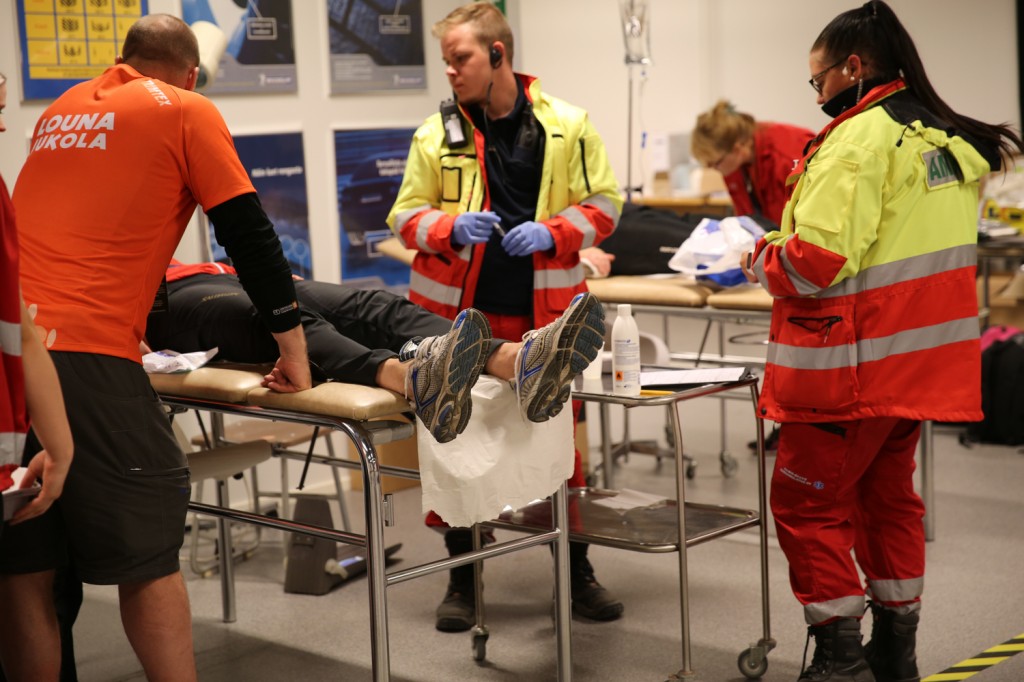 In the first aid there are 5 doctors and 10 nurses at the same time. Moreover staff in the transportation of the patients is needed. Photo: Minna Suhonen